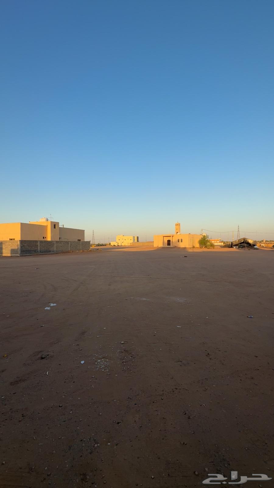 للبيع ارض بسعر مميز بالقاعد بعثمر قريبة من الجامعة64149184466946113