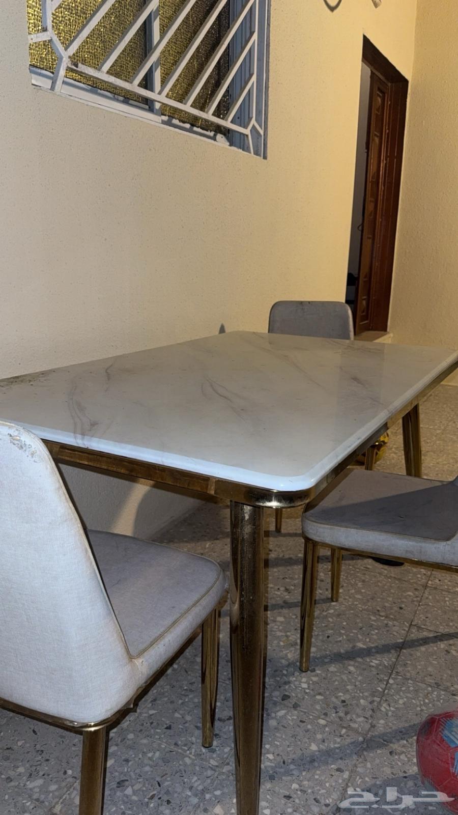 Dining Table64646773564673110