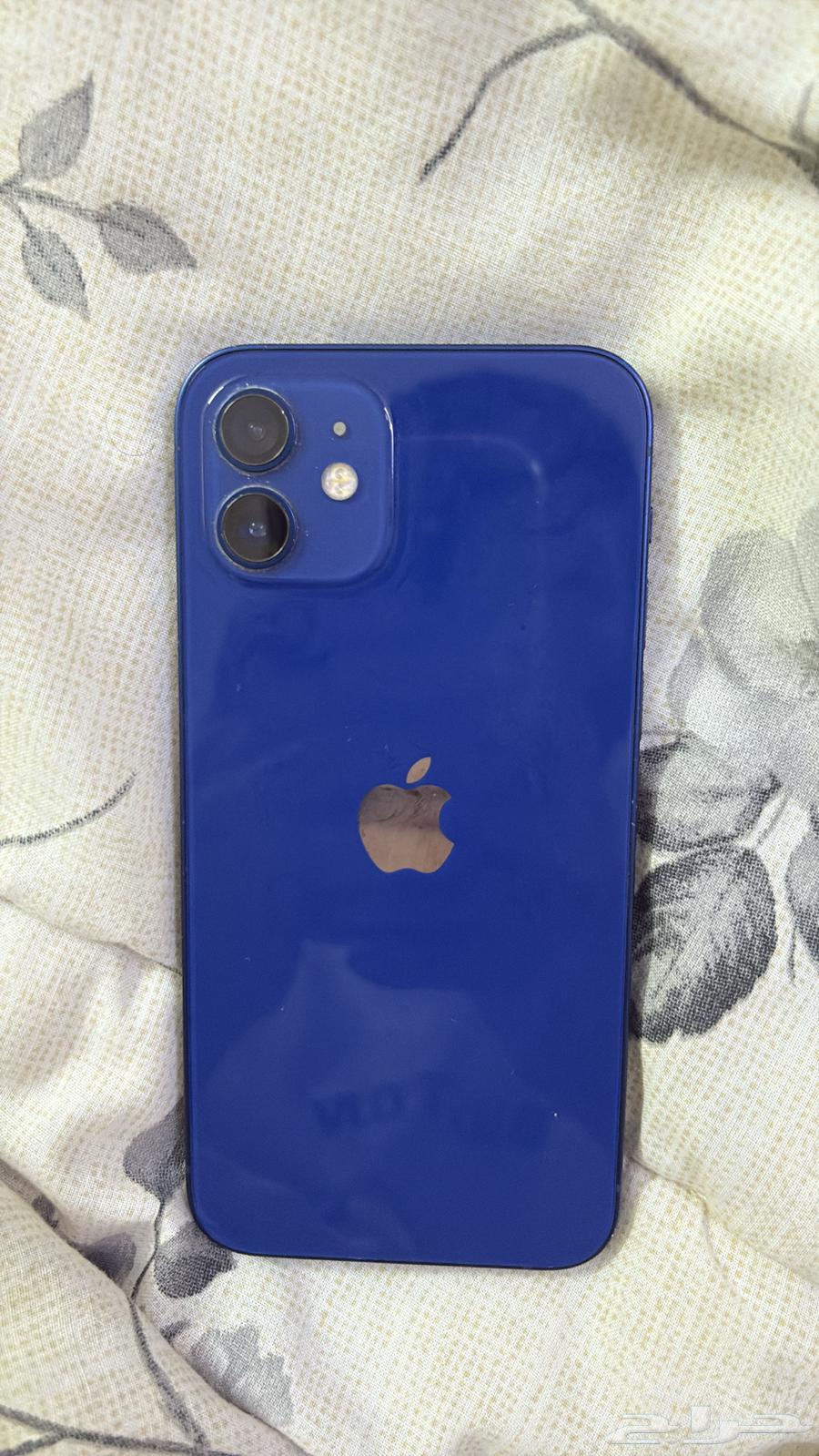 ايفون 12 العادي نظيييف ( انباع )64651872559107110