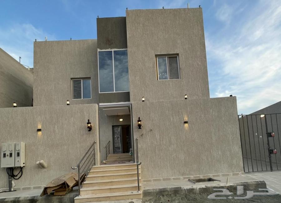 Two-story villa, private construction, prime location on three streets64148939772803110