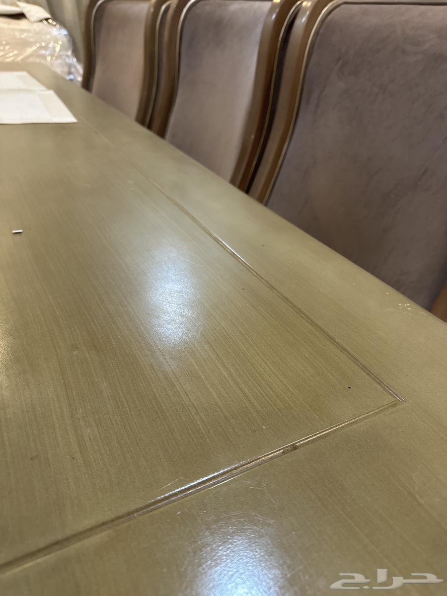طاولة طعام عدد 8 كراسي سليمه ( لعدم الاحتياج )64653412436866112