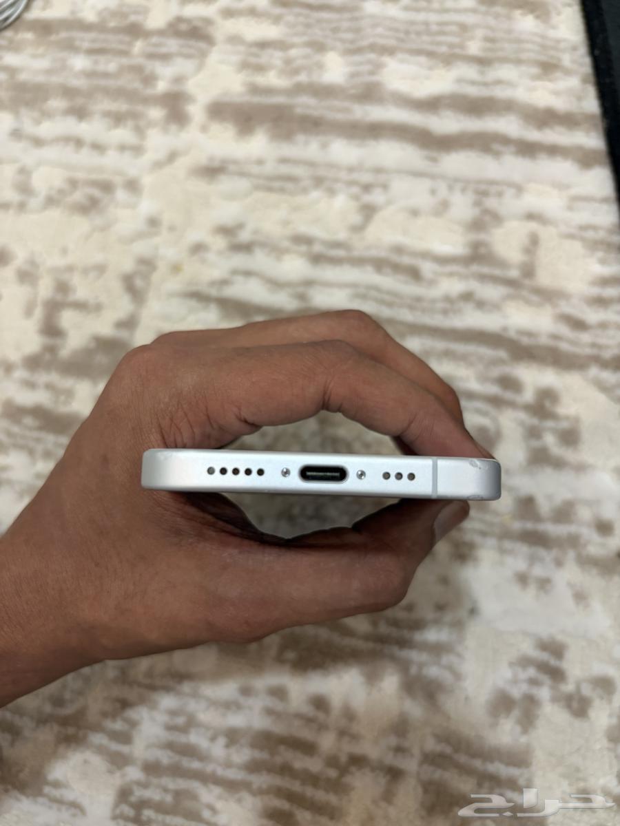 ايفون 16 العادي ابيض64648950490755114