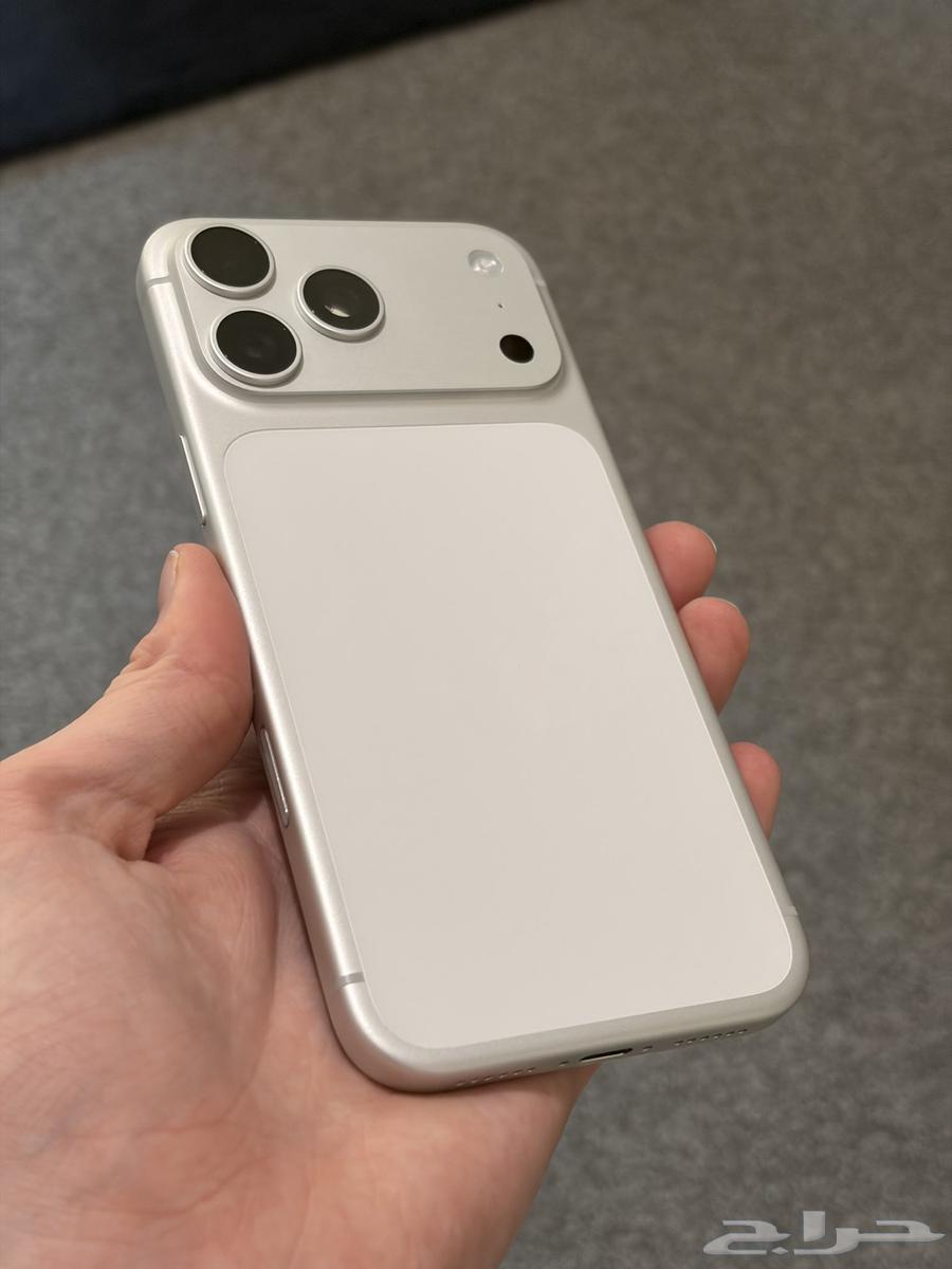 مطلوب ايفون 17 برو فضي 1 تيرا64654269816579110