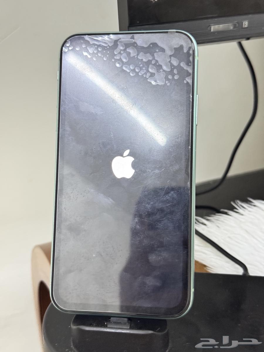 Faulty Regular iPhone 11 – Turns On and Off Randomly; Sold As-Is64647916368643111