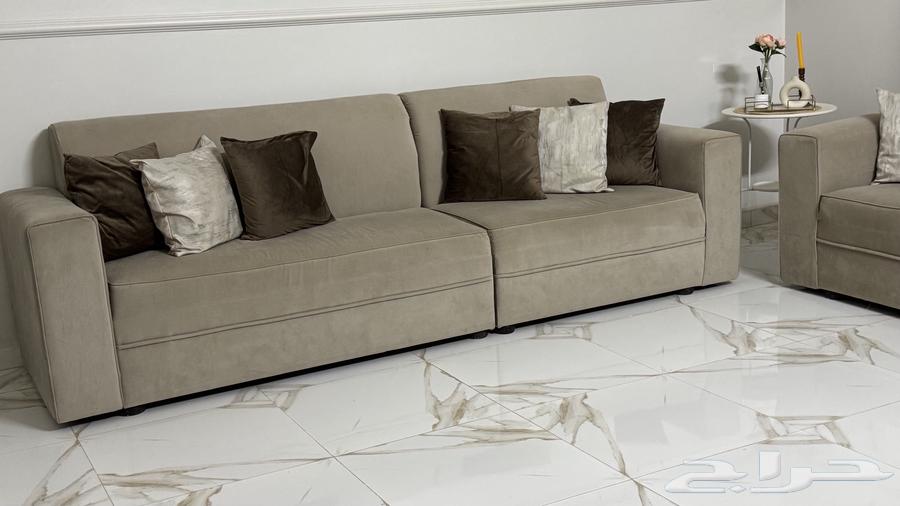 كنب مع ستاره وطاولات شبه جديده للبيع64646969873027114