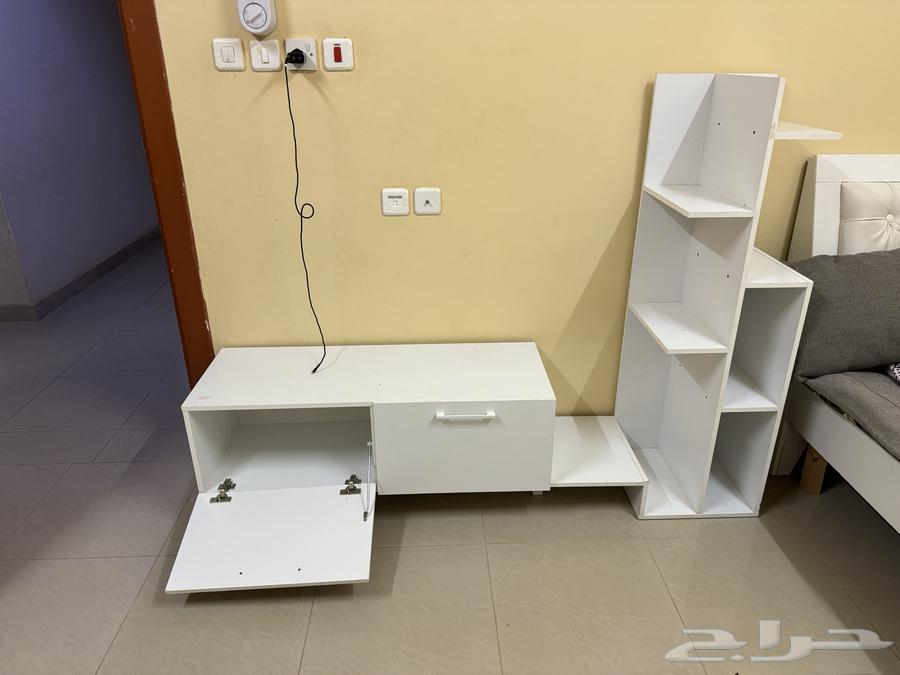 قاعده تلفاز لبيع نضيفه64654182137857110