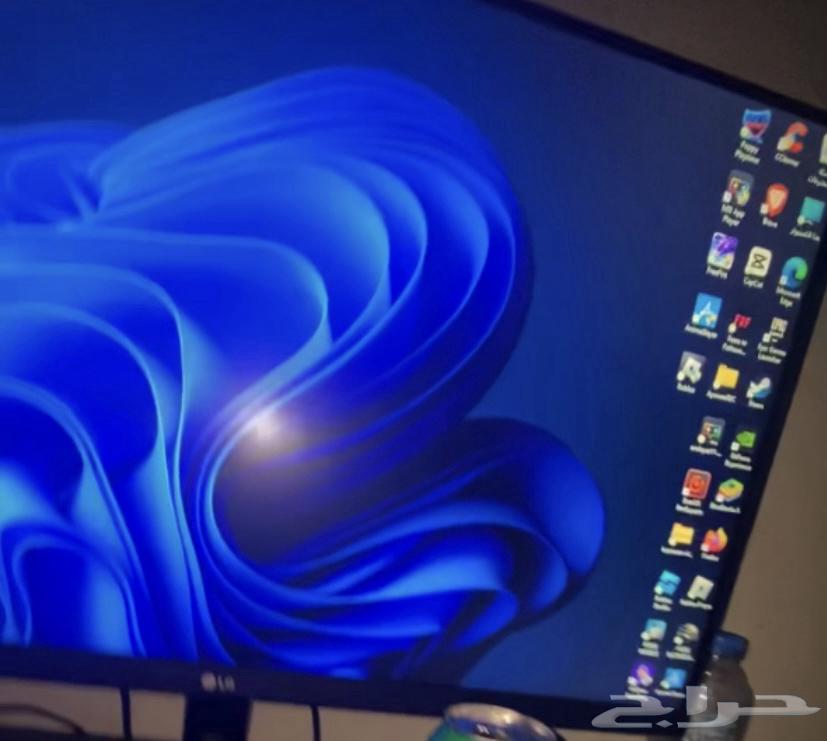 شاشه بيسي سينمائيه ومتواضعه64655793816706110