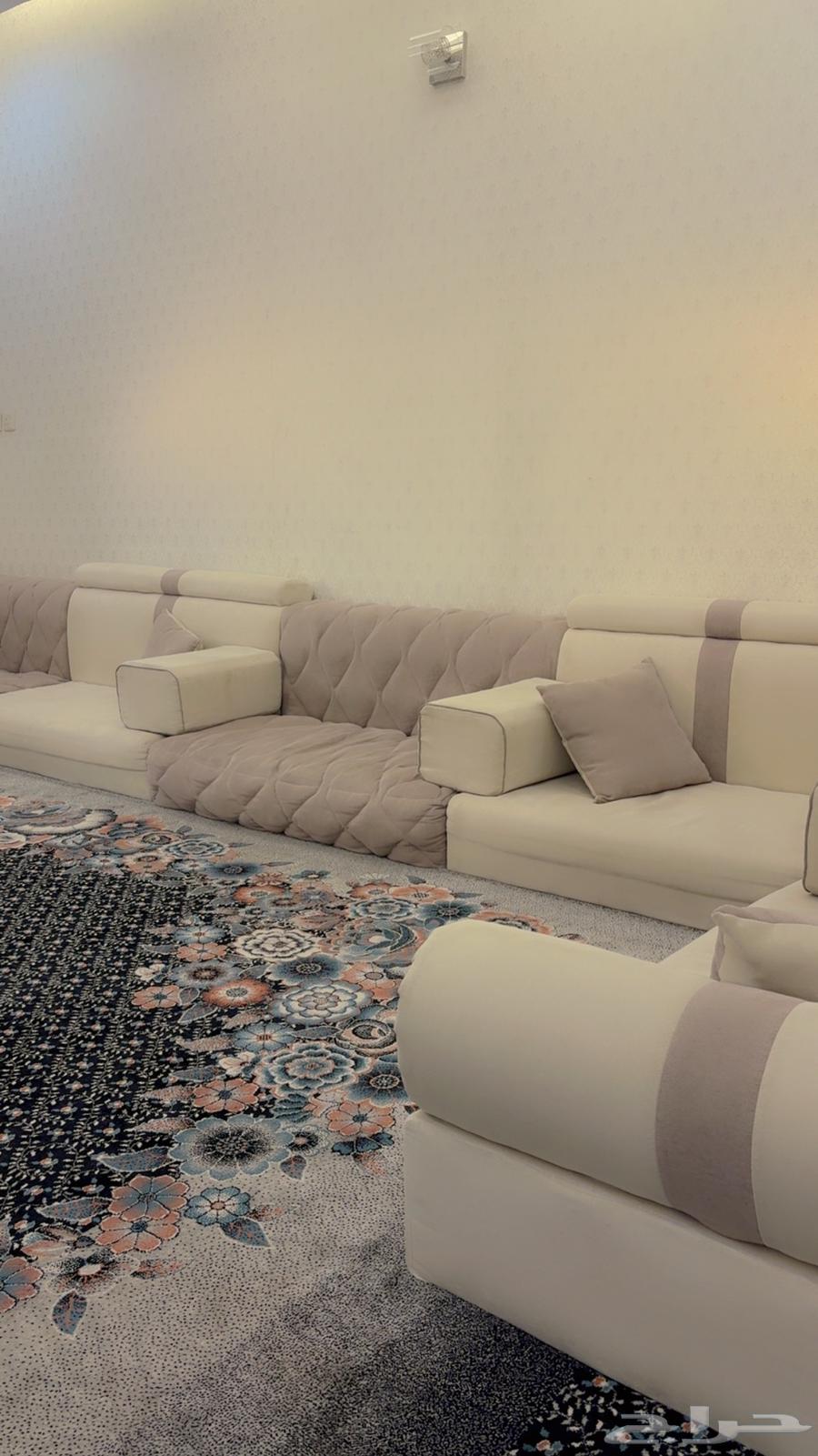 كنب مجلس أرضي للبيع المستعجل64663437066627110