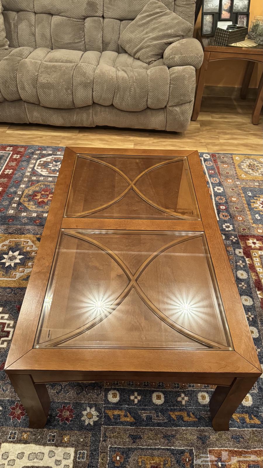 طاولة خشبيه انيقه للمجالس ب64664599336321113