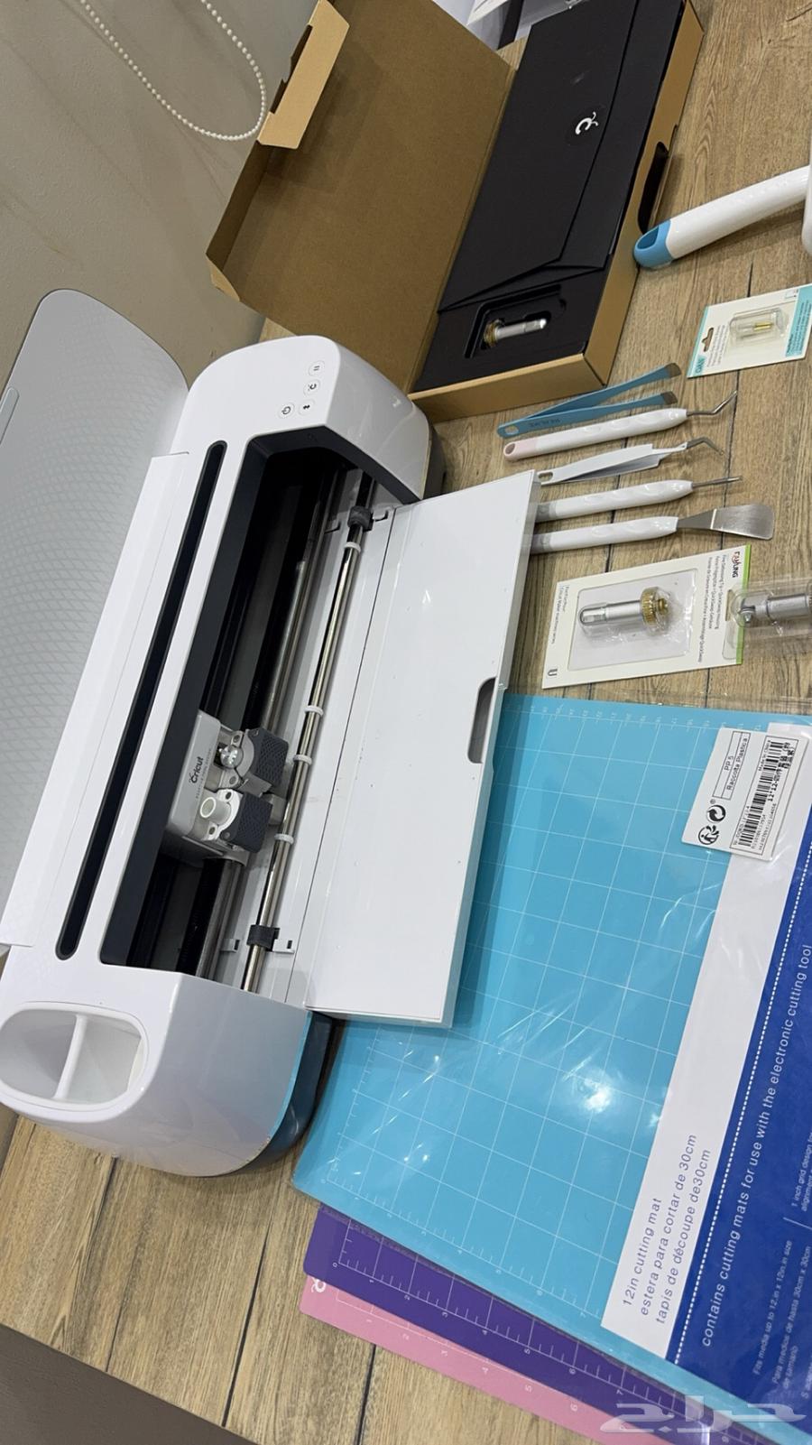 Cricket Machine with Accessories, Nearly New, Al-Tayef64657189258369111