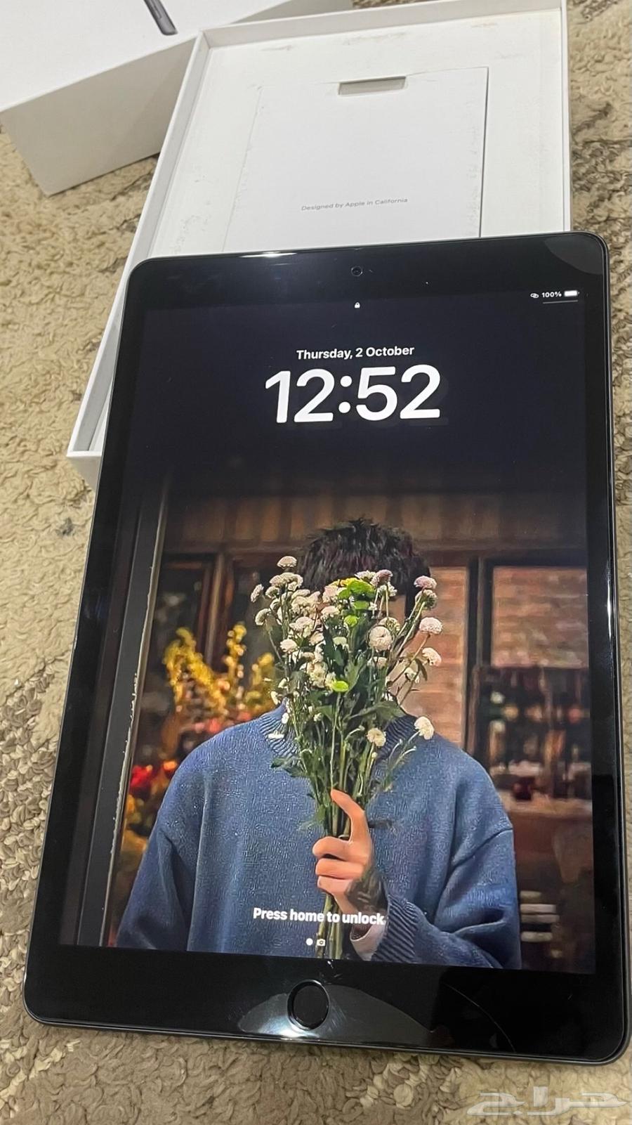 9th-Generation iPad in Its Original Box64657078959618110