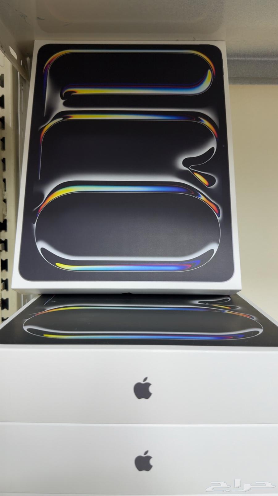 iPad Pro 13 inch 1 TB ايباد برو 13 بشريحه64662585852675110