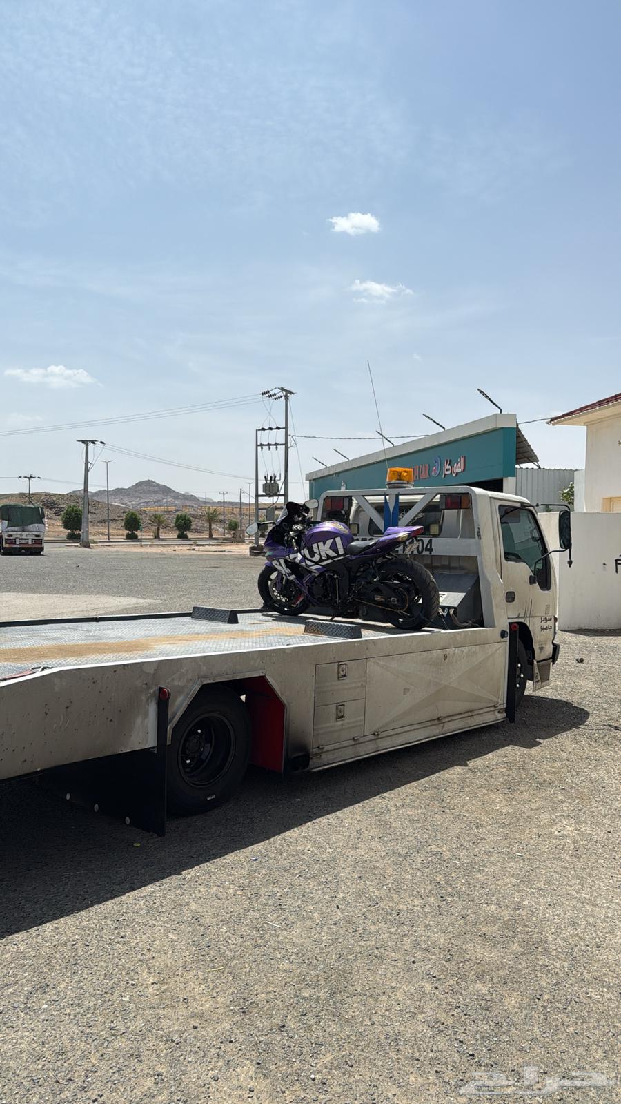 سطحة من الرياض الى بيشة وابها لنقل السيارات والدراجات64166631044609111