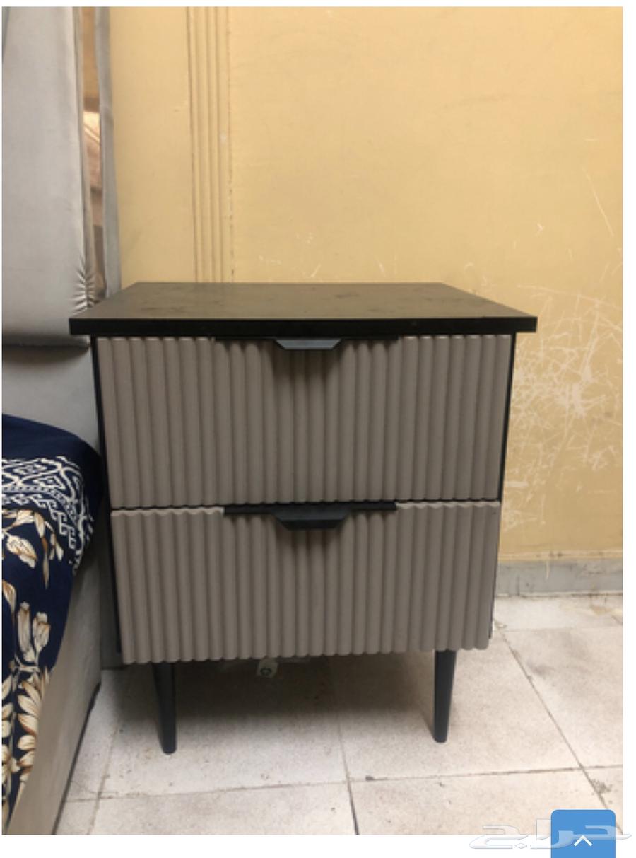 أواني منزلية معروضة للبيع64662131697538112