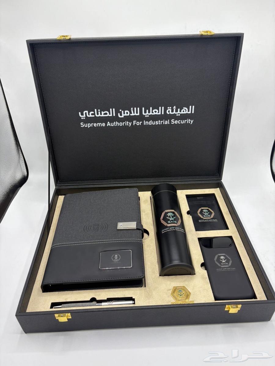 بوكس جلد فاخر ( بوكسات ترحيب بالموظفين )64520642487043110