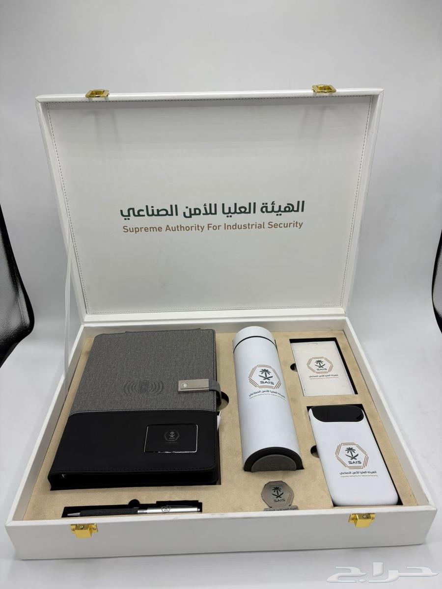 بوكس جلد فاخر ( بوكسات ترحيب بالموظفين )64520642487043112