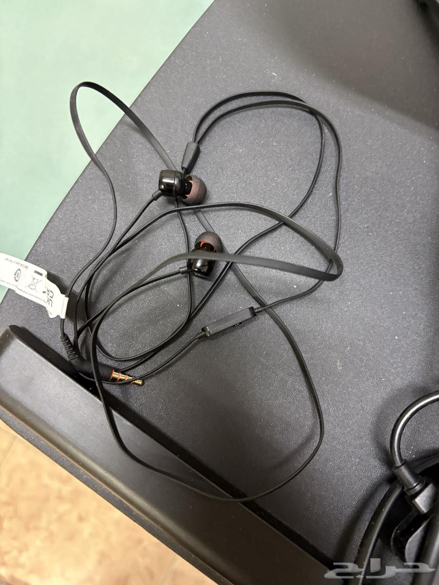 Black Xbox Series S 1TB with all accessories without the screen64583993416577112