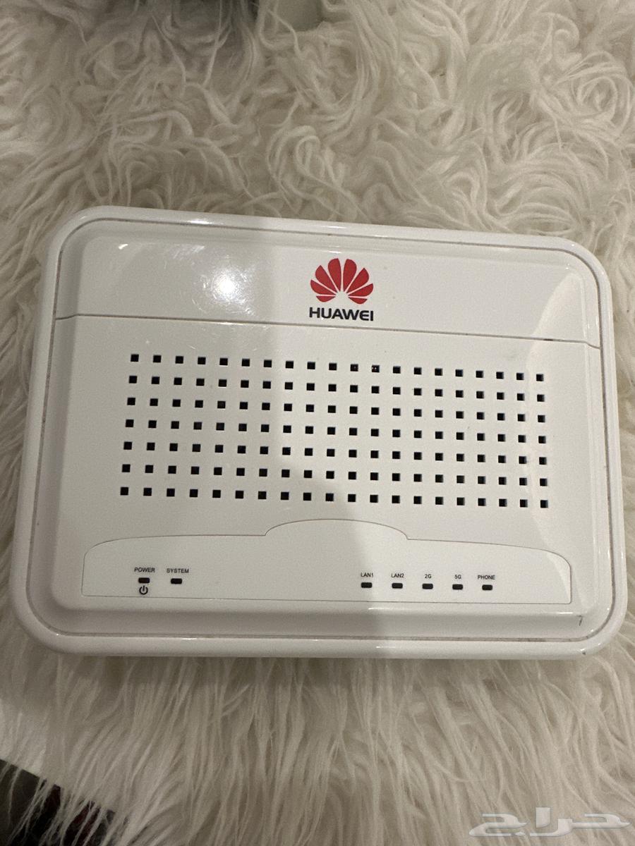راوتر هواوي يوضع في السطح لتقوية الاشارة64664219993603110