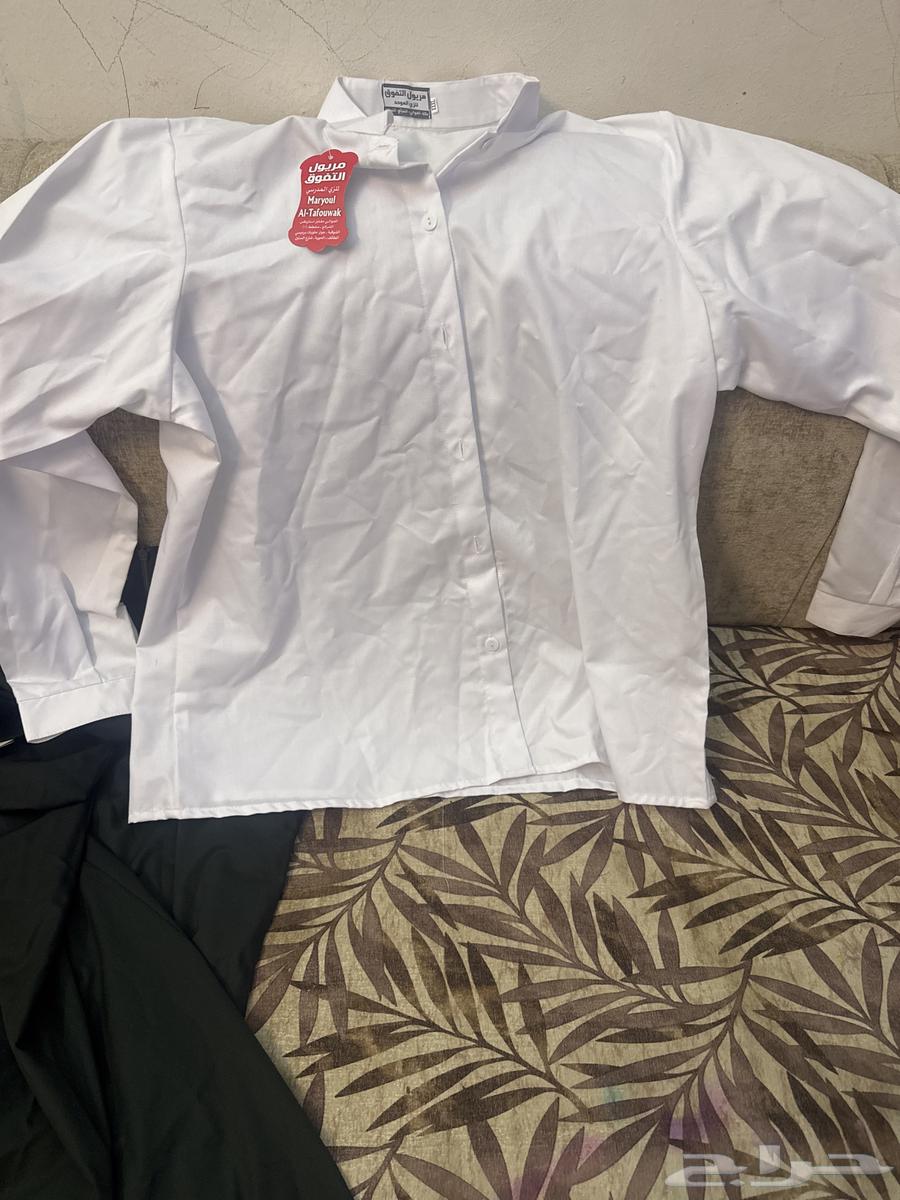 مريول 2 زيتي المتوسط مقاس 3xL بلوزه بيضاء مقاس 3xL جديد64665483282049113