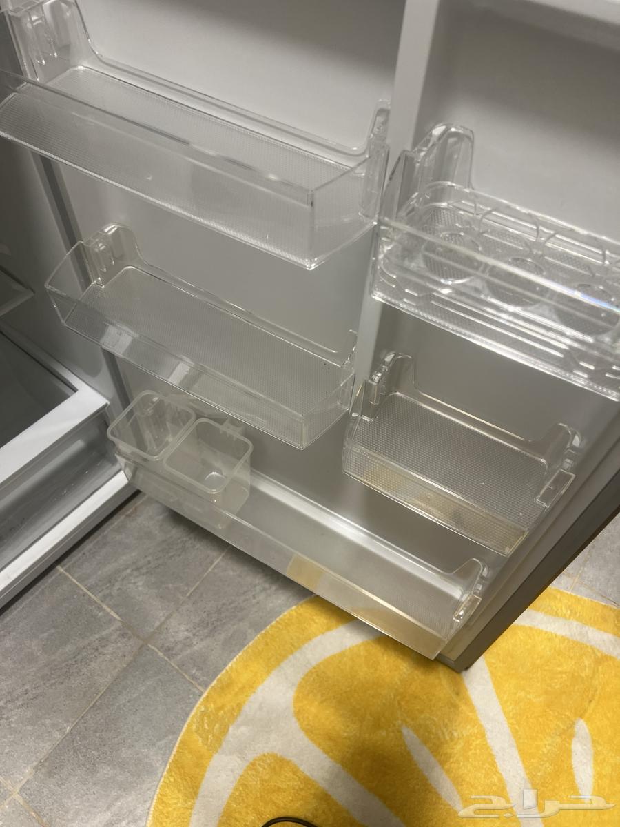 ثلاجه جديده ونضيفه جدا ما استخدمت غير كم اسبوع بحاله ممتازه64665508378371113