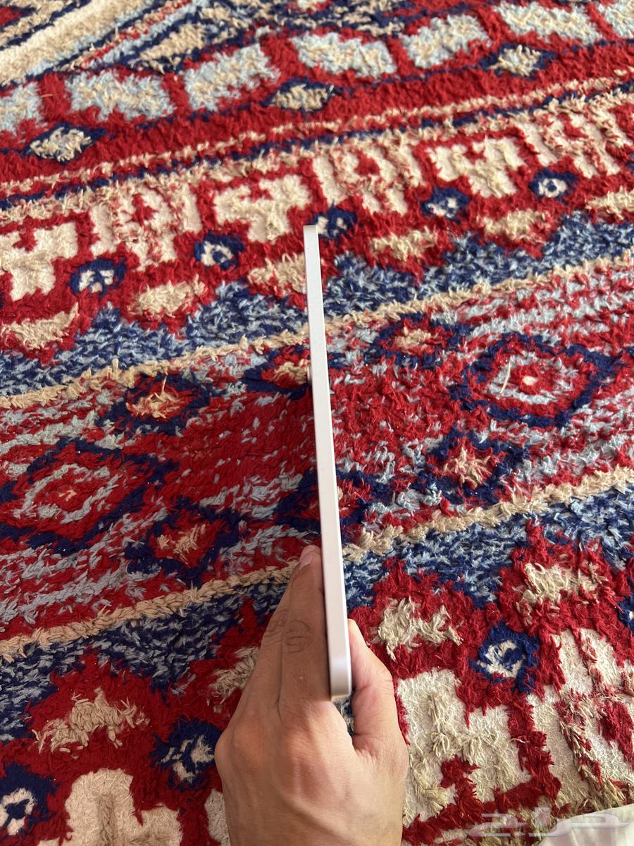 ايباد مني 6 مايشكي من شي جديد بس به شعر بشاشه خفيف ومايضر64661250655362111