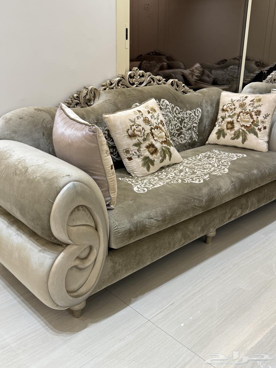 كنب نيو كلاسك مستعمل نظيف جدا  للبيع64664296438402114