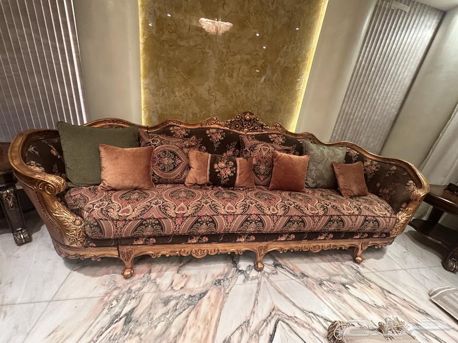 كنب كلاسيك ذهبي فخم للمجالس64664510394626110