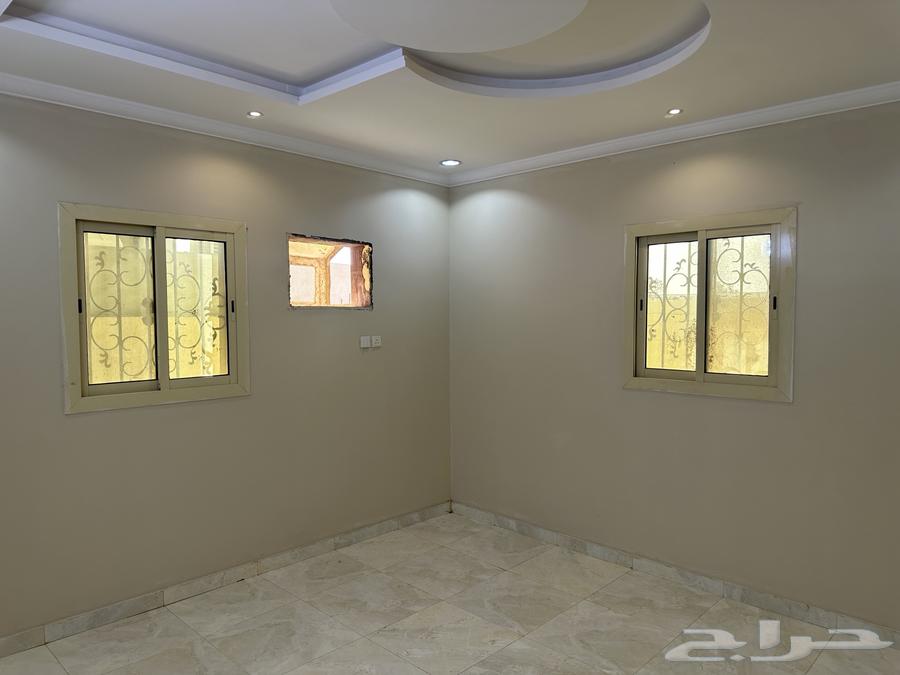 شقة 5 غرف بمدخلين للإيجار64149425212929110