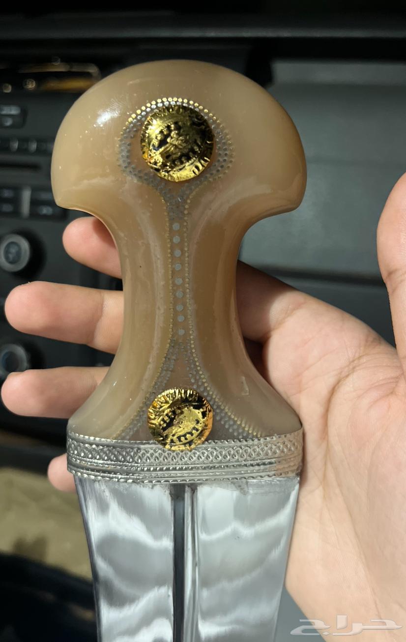 Giraffe-Like Side Scratcher64657857443074111