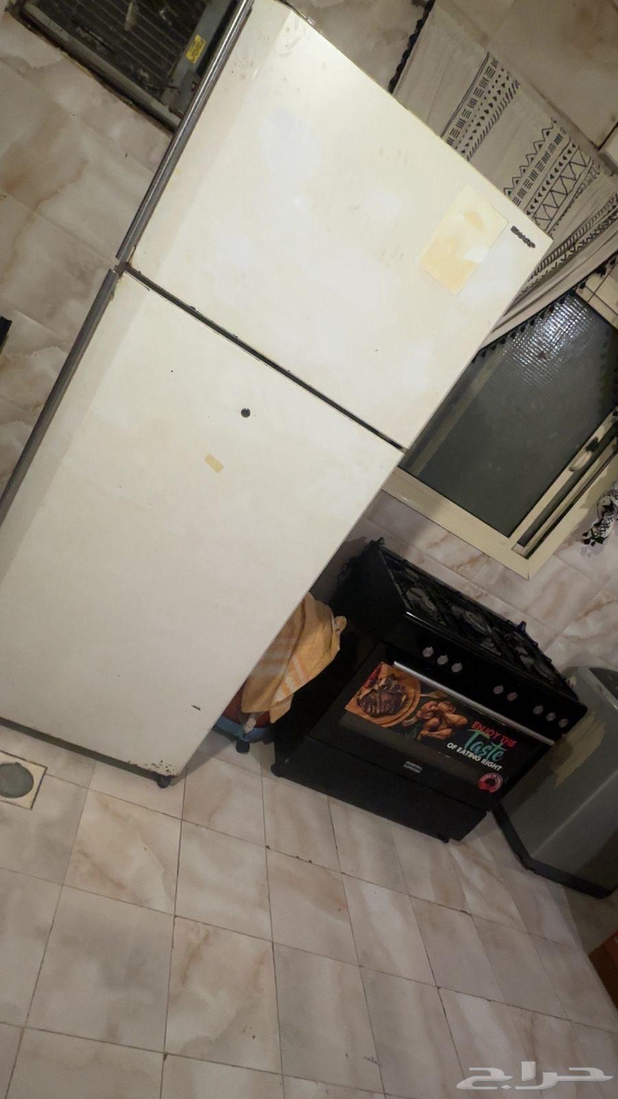 I have an oven, refrigerator, washing machine, and multiple microwaves for sale in Jeddah64665684971905112