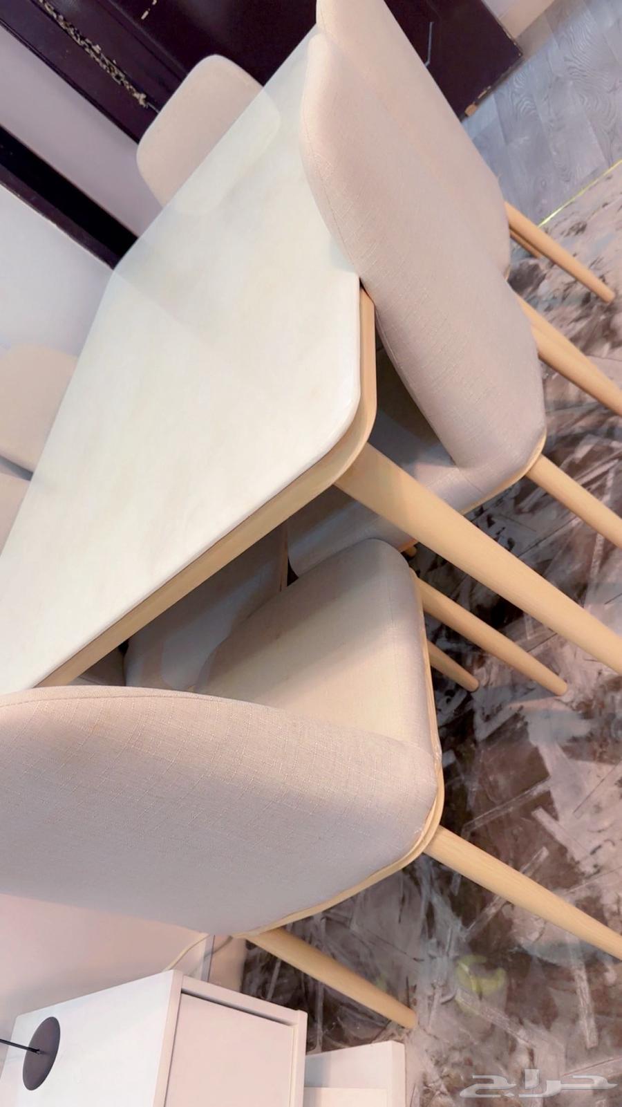 طاوله طعام شبه جديده64676236743298110