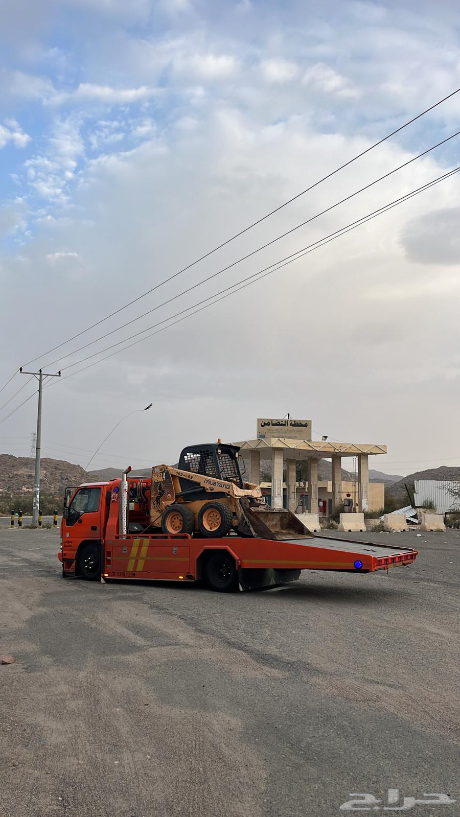 سطحه لنقل السيارات الصالحه والمتعطله64168450406019110