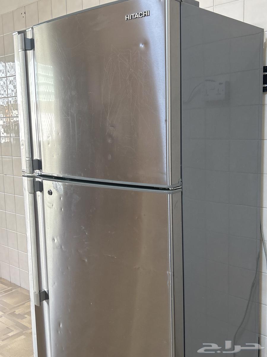 ثلاجة هيتاشي (سبب البيع الفريول تعطل)للي حاب ياخذها ويصلحه.64668952729602113