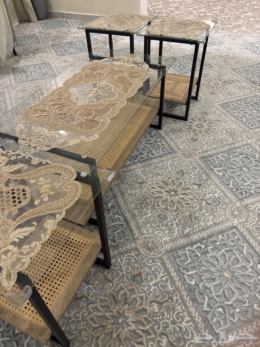 طاوله كبيره مع 4 صغيره64674156877187111