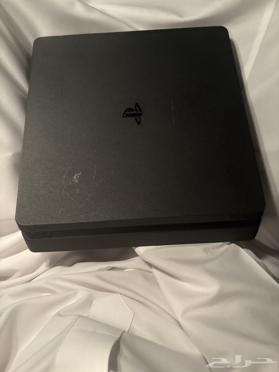 السلام عليكم عندي سوني 4 500 قيقا مع عدد 2 يد64674338535299110
