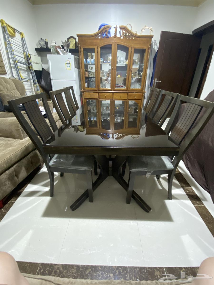 طاولة سفرة خشب ماليزي شبه جديد للبيع64675162491010111