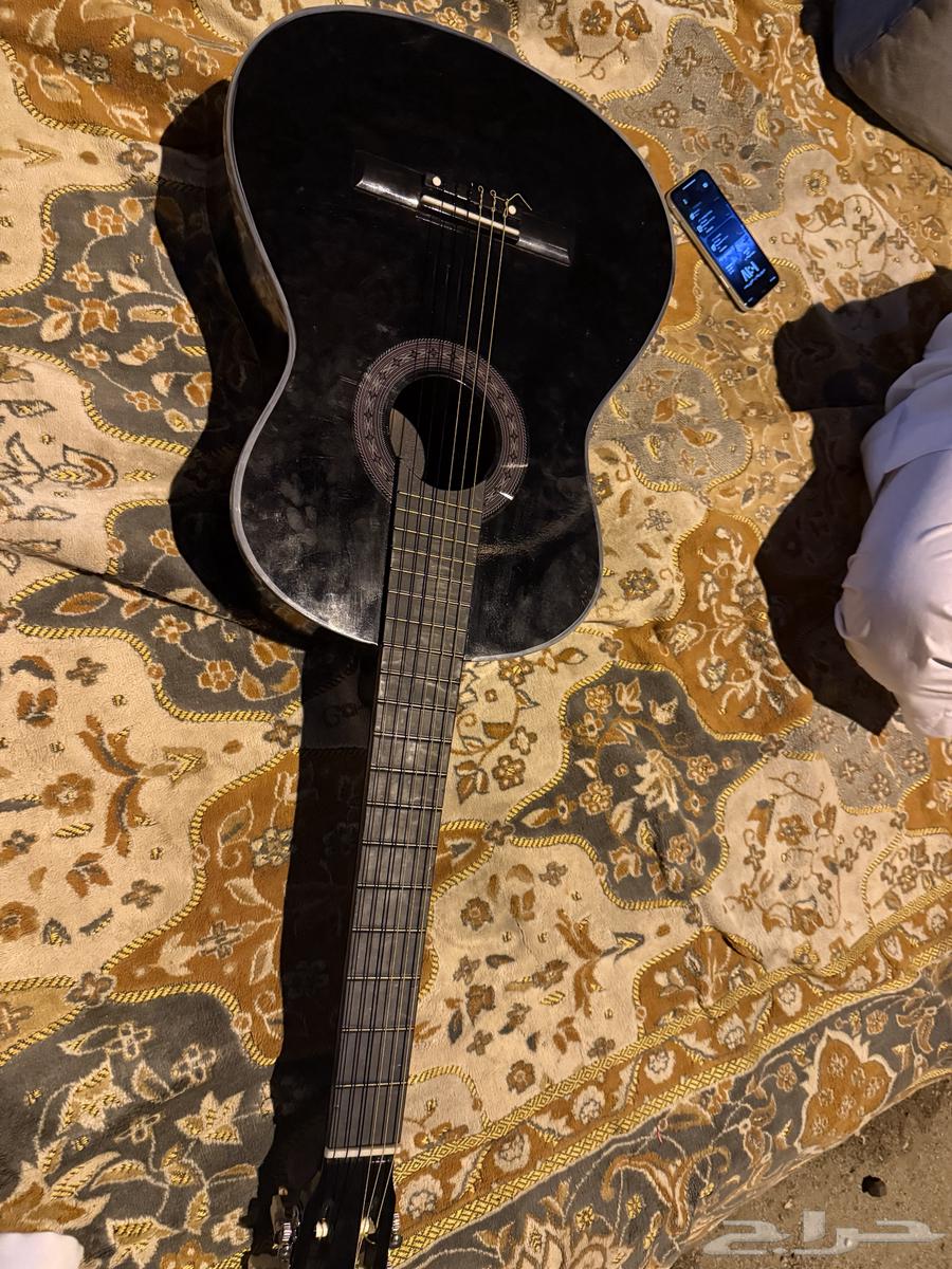ألة جيتار للبيع64675598596737110