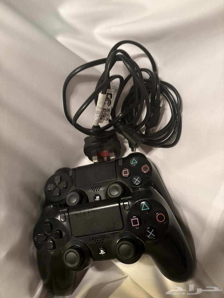 السلام عليكم عندي سوني 4 500 قيقا مع عدد 2 يد64674338535299111