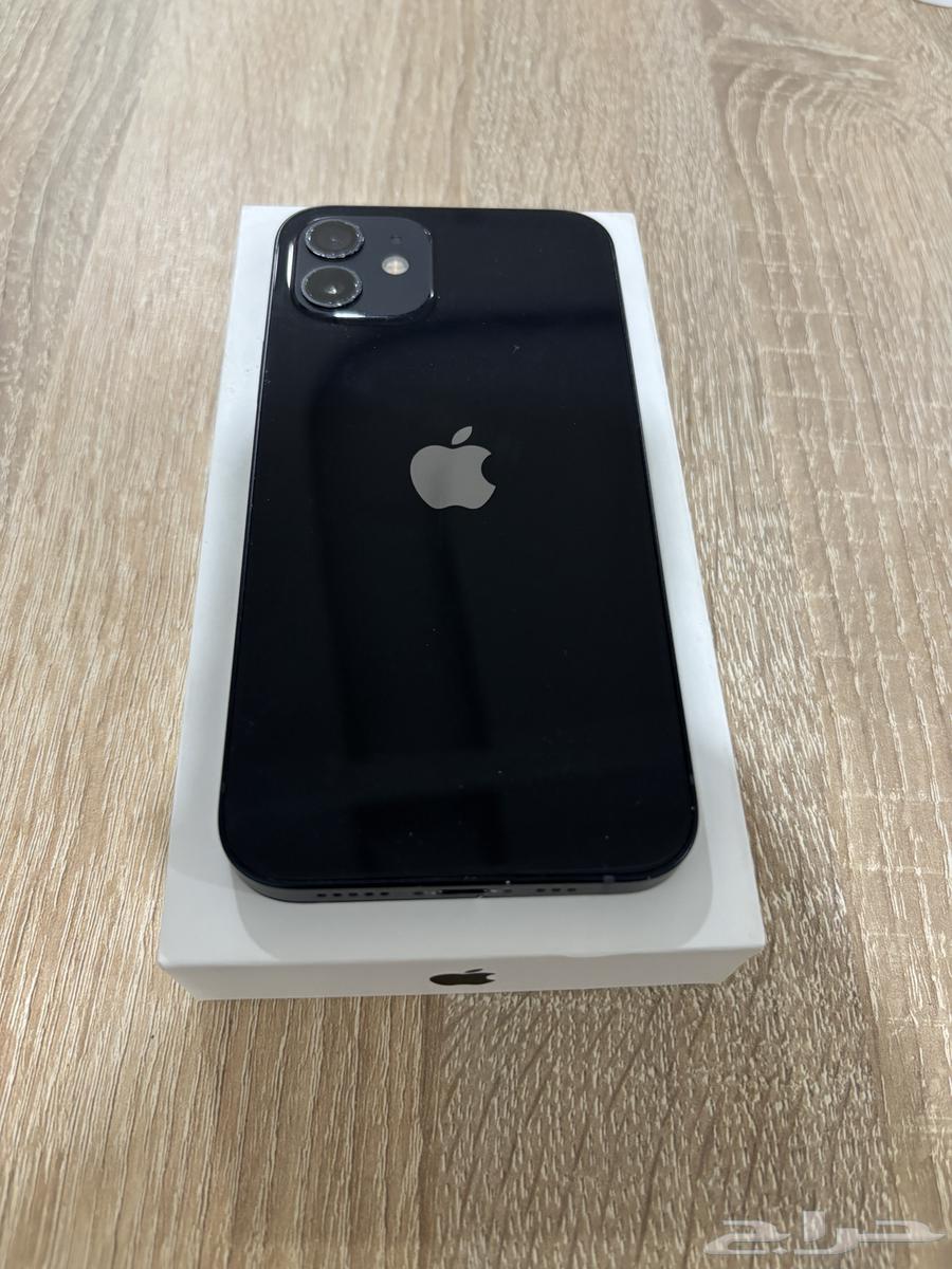 iPhone 12 in pristine condition64673632997890110