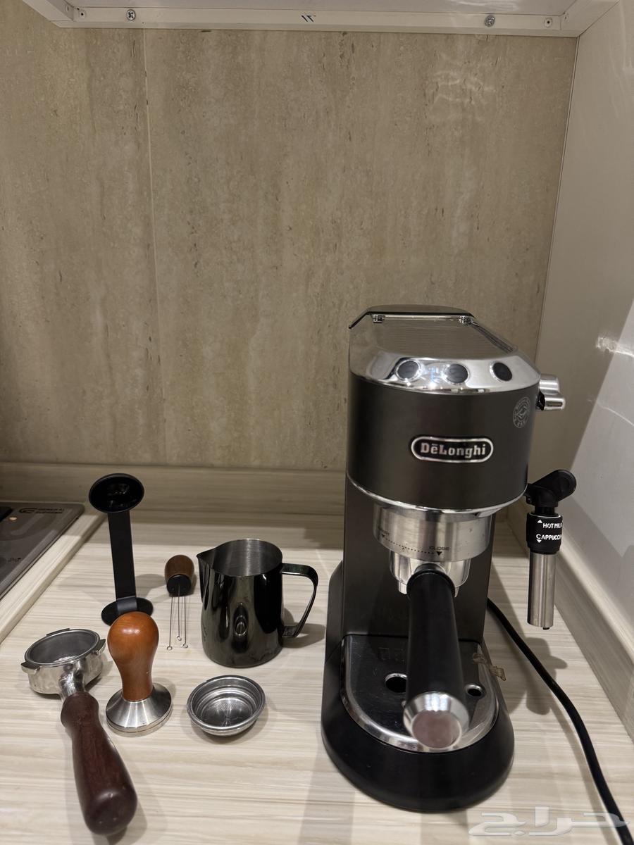 ماكينة قهوه ديلونجي لون اسود64594405789442112