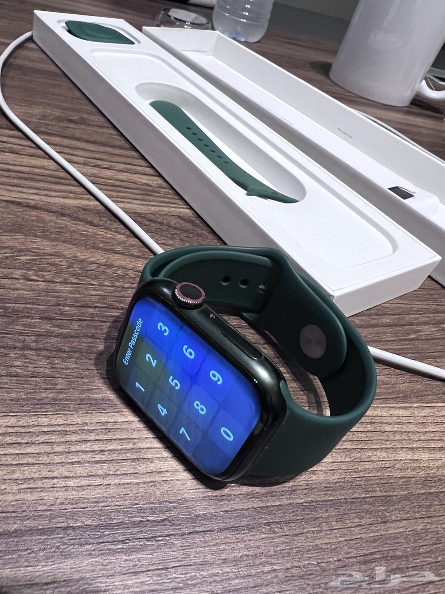 ساعة أبل الجيل ال7 حجم 45 مم ألومنيوم مع سير أخضر رياضي64671654377601113