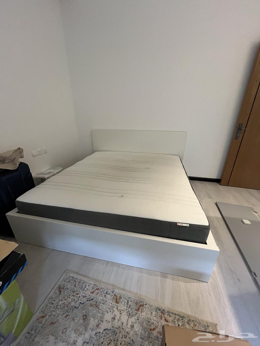 سرير ايكيا مع مرتبة وكوميدينو للبيع المستعجل64672832678273114