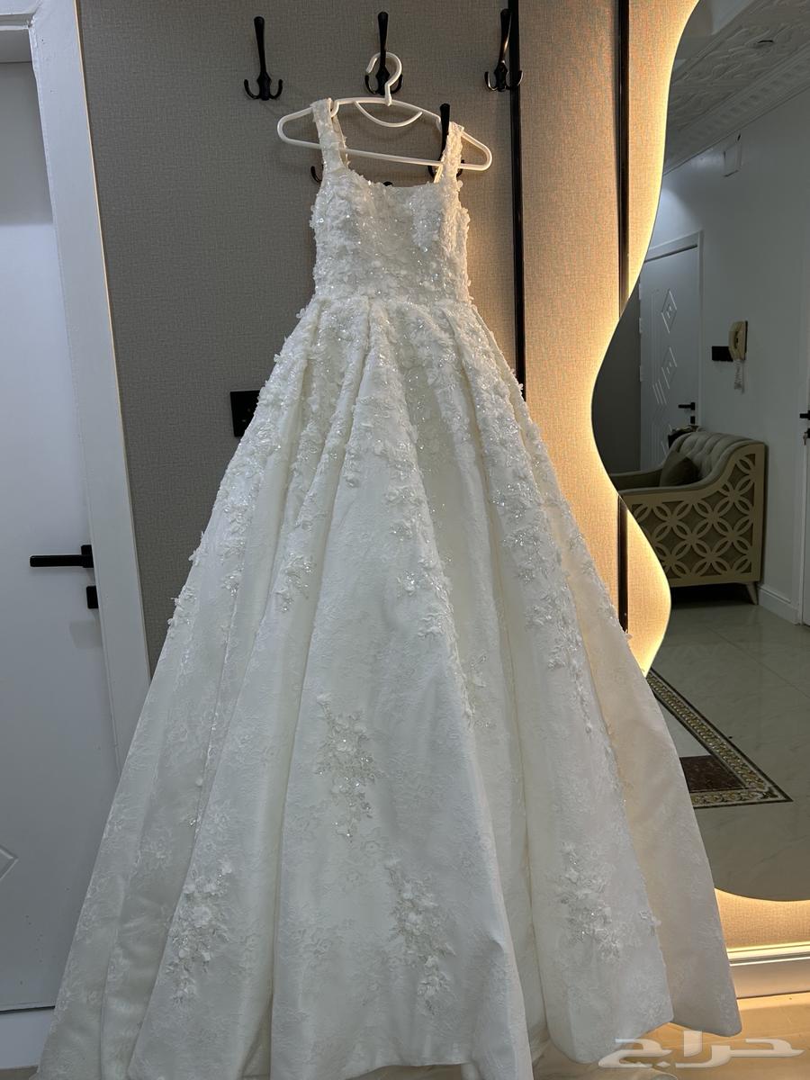 فستان زفاف راقي وفاخر64673316709505110