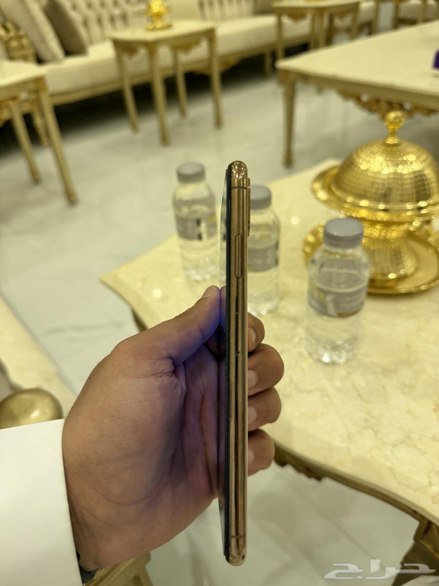 For Sale: Gold iPhone XS Max, 256 GB, 550 SAR64674169679235111