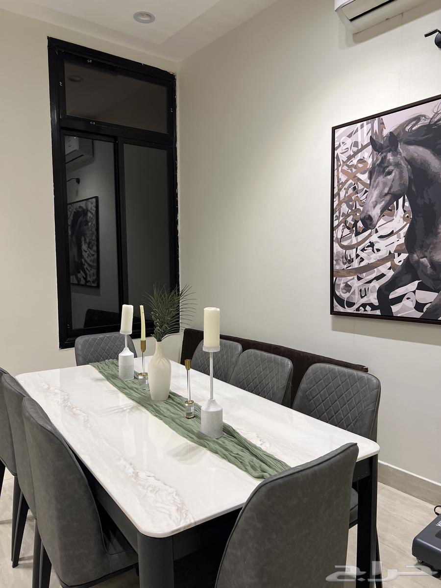 Dining Table64672998960385110