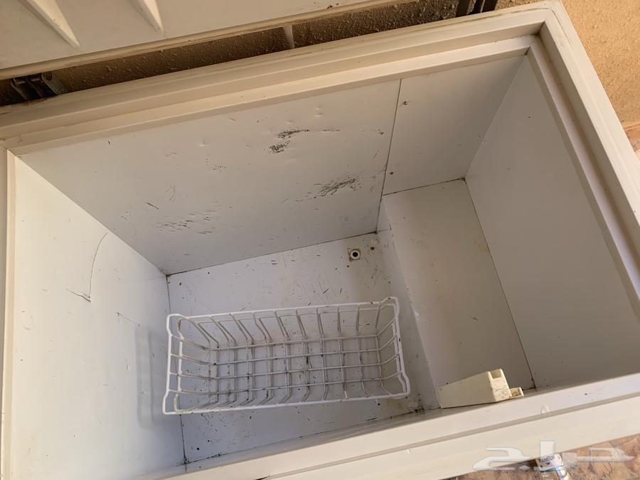 فريز للبيع والبيع سمح قديمه شوي بس جدا بأرده64669946312067111