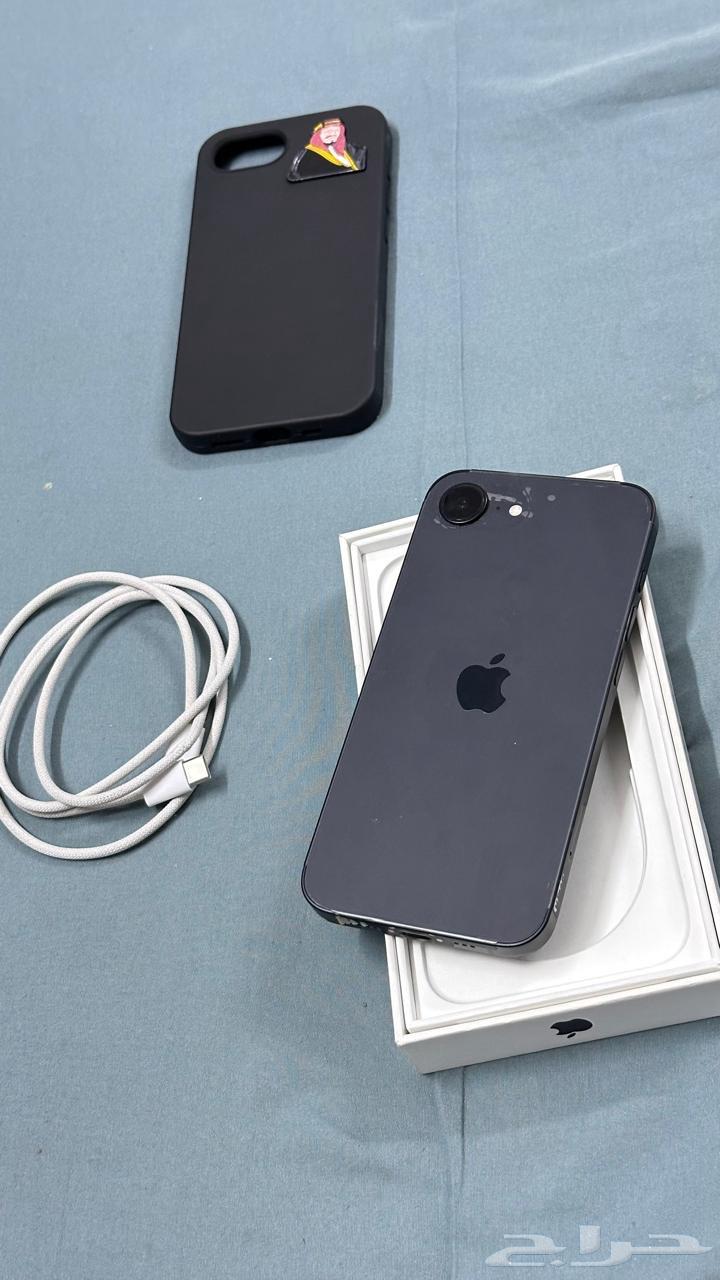 iPhone 16e64671508812801111