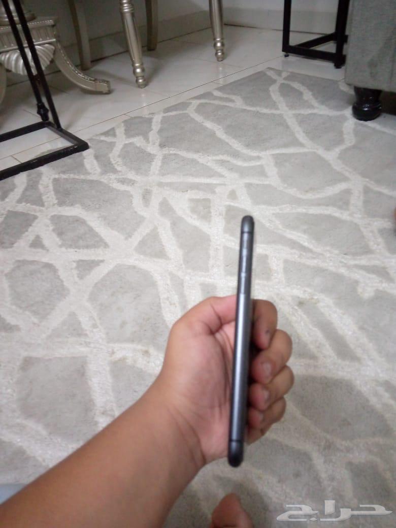 iPhone 1164560024142594113