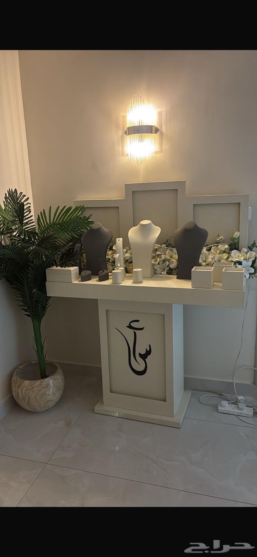 طاولة مناسبات للبيع او الاجار اليومي للتواصل خاص64672538604290110