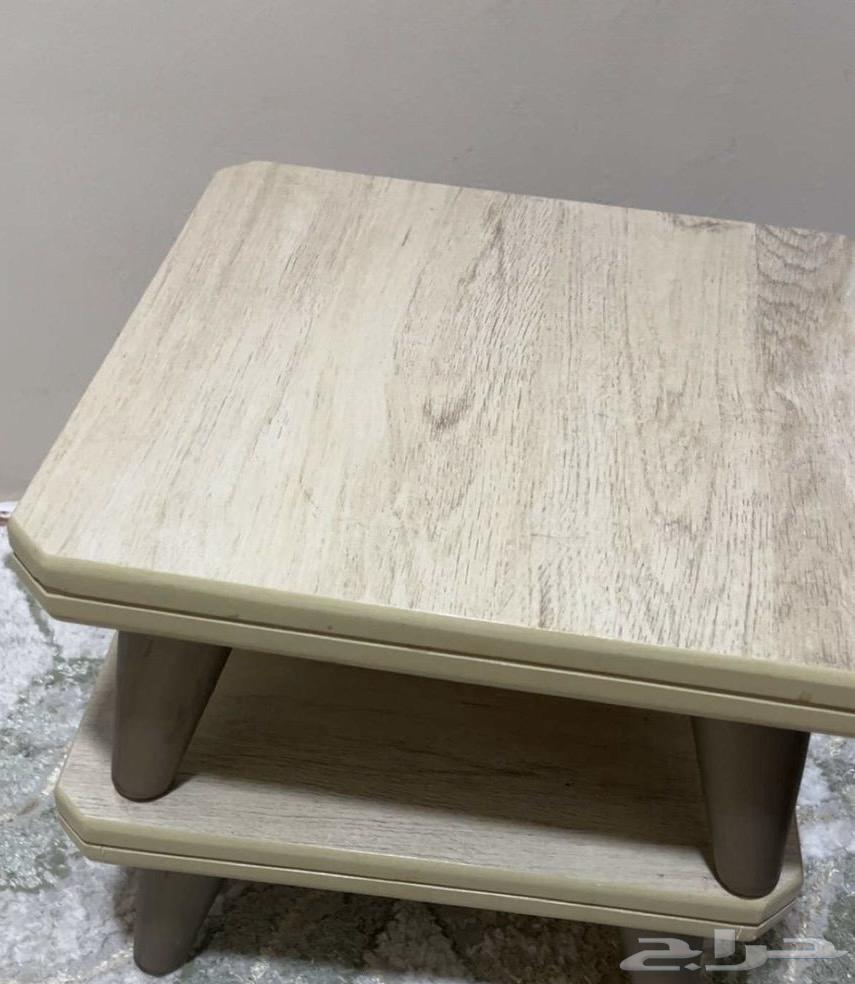 طاولات ارضيه للبيع 8 حبات نظيييفه جد ا خاليه من الخدوش64667349189762110